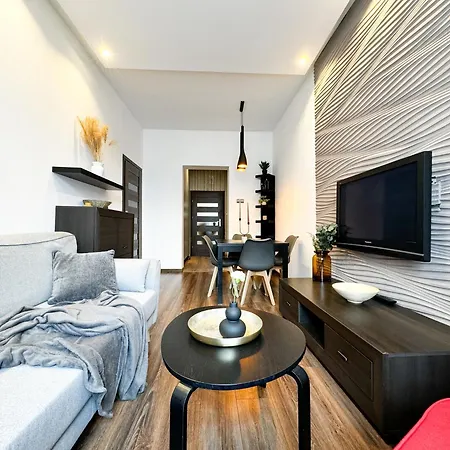 Modern Design, Heart Of Wroclaw! Parking, Near Tram Apartment *
